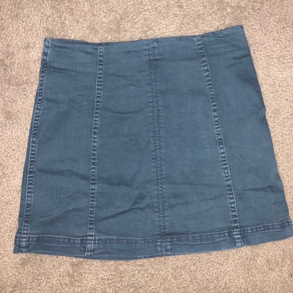 Stretchy mini skirt